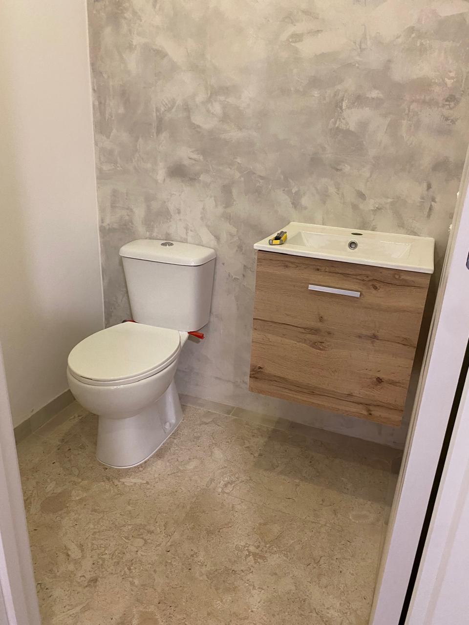 Microcement shower and vanity